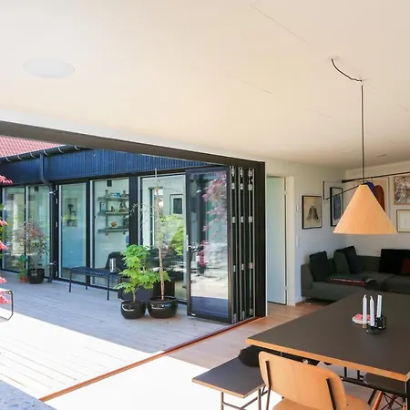 Modern Architecture Atrium House *