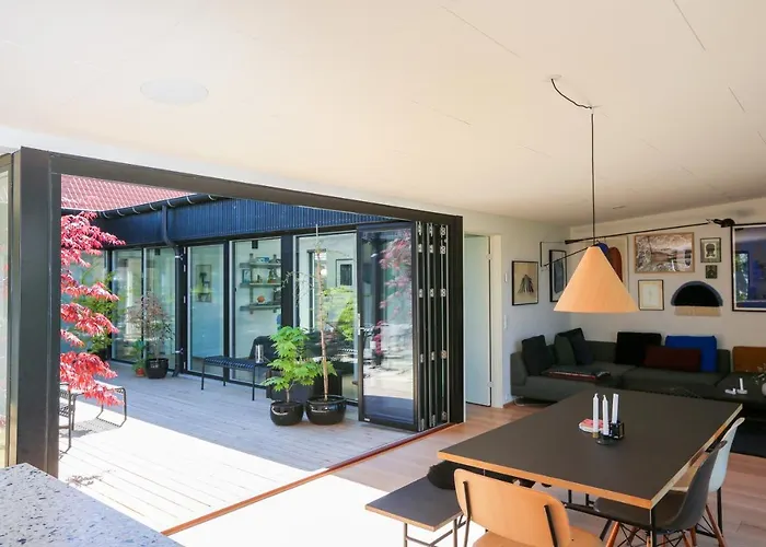 Modern Architecture Atrium House *